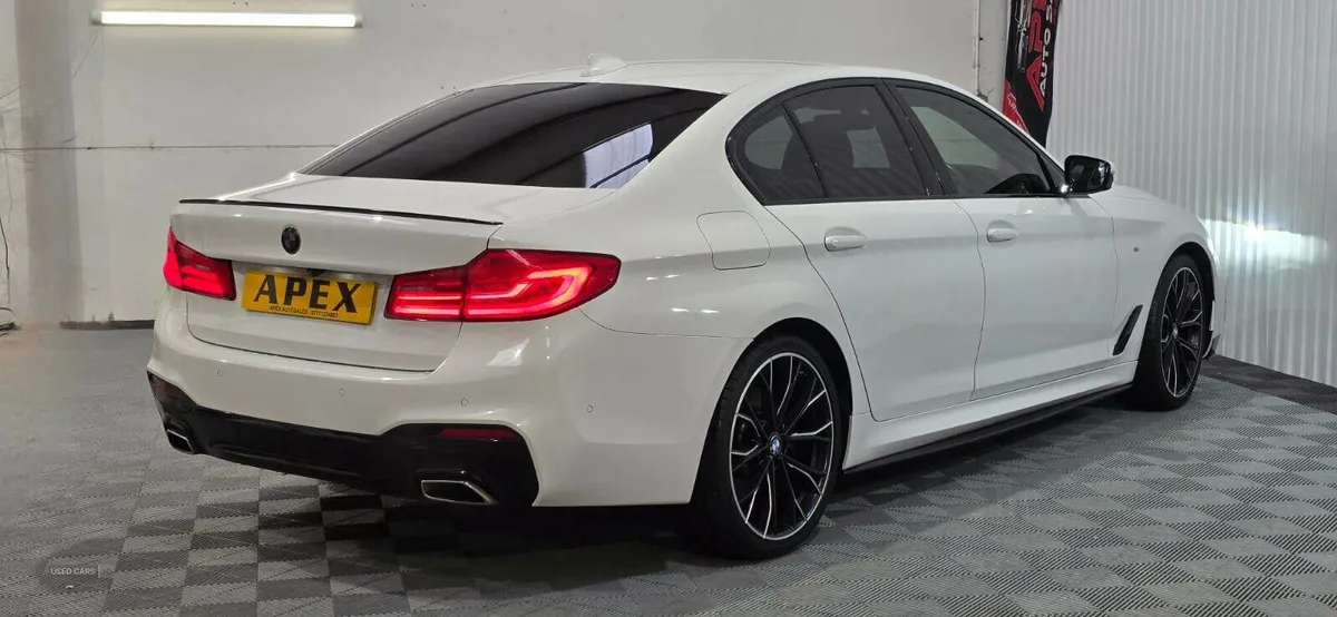 BMW 5-Series DIESEL SALOON - Image 3