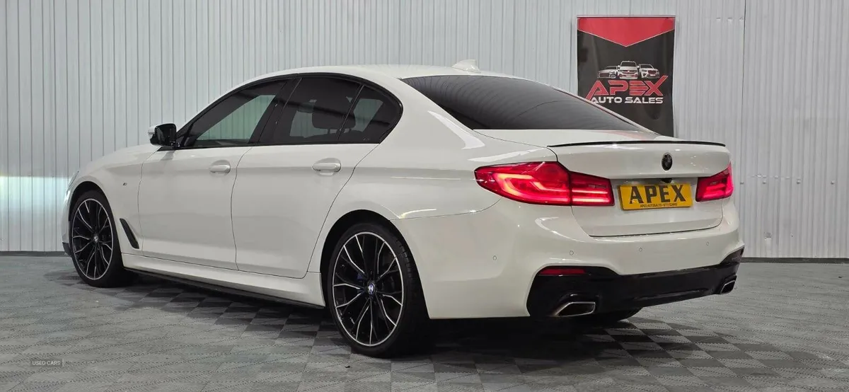 BMW 5-Series DIESEL SALOON - Image 4