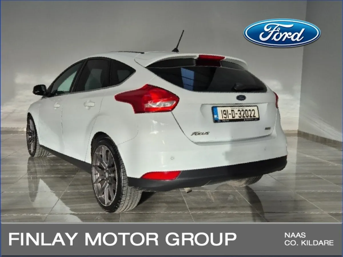 Ford Focus 1.0 Ecoboost 125PS Titanium 5 dr - Image 3