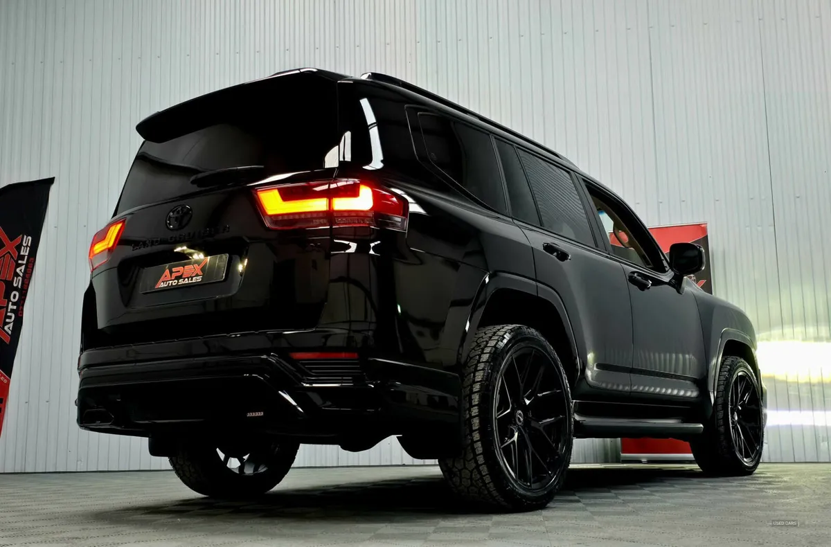 Toyota Land Cruiser 7 SEATER 415bhp - Image 3