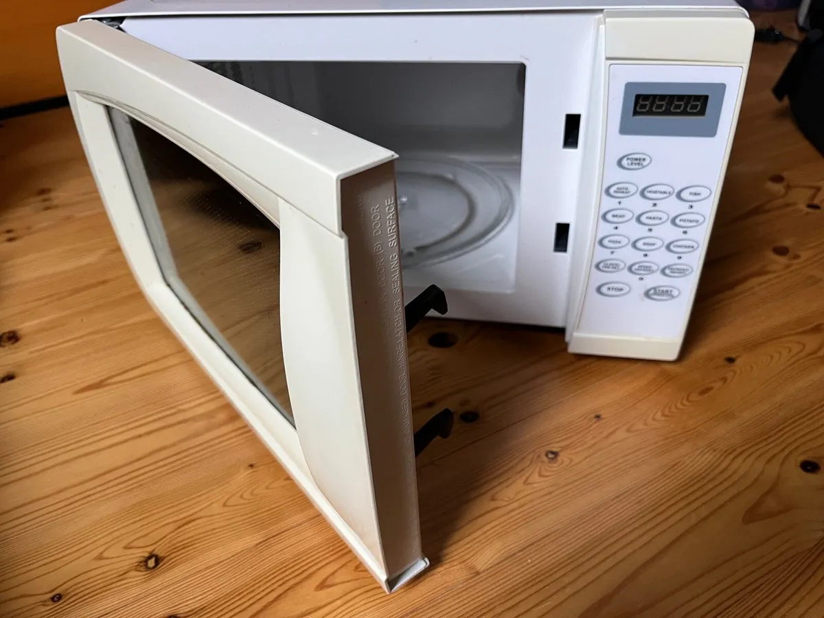 Microwave oven - Image 1