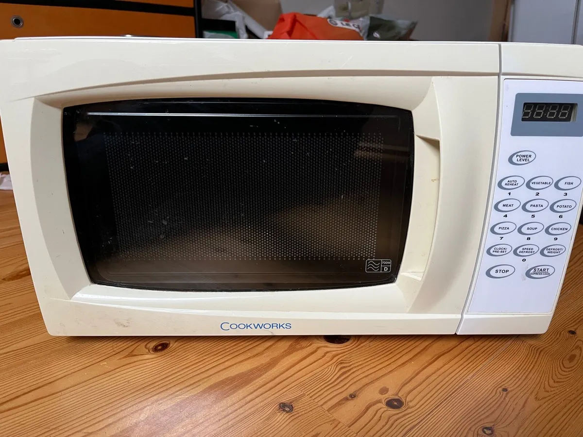 Microwave oven - Image 2