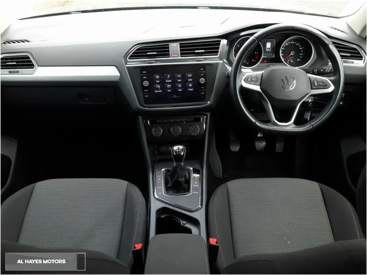 Volkswagen Tiguan **BLACK PACK**2.0 TDI LIFE MODEL - Image 2