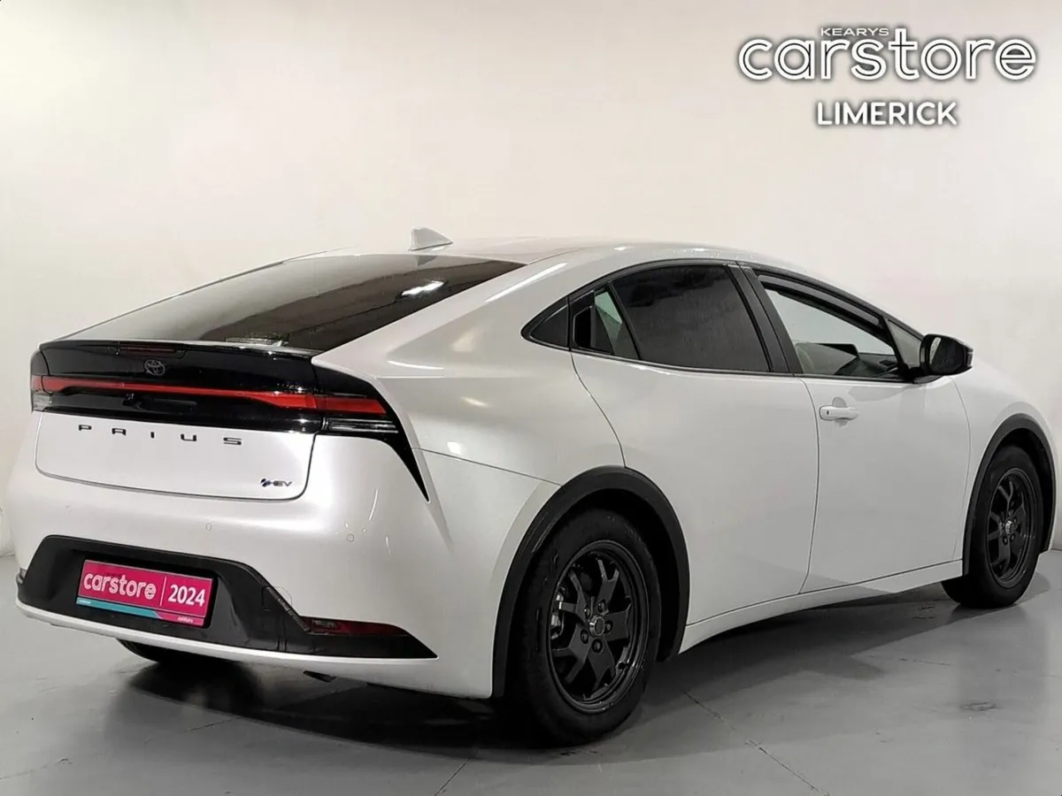 Toyota Prius 1.8 SELF CHARGING HYBRID *LOW MILEAGE - Image 3