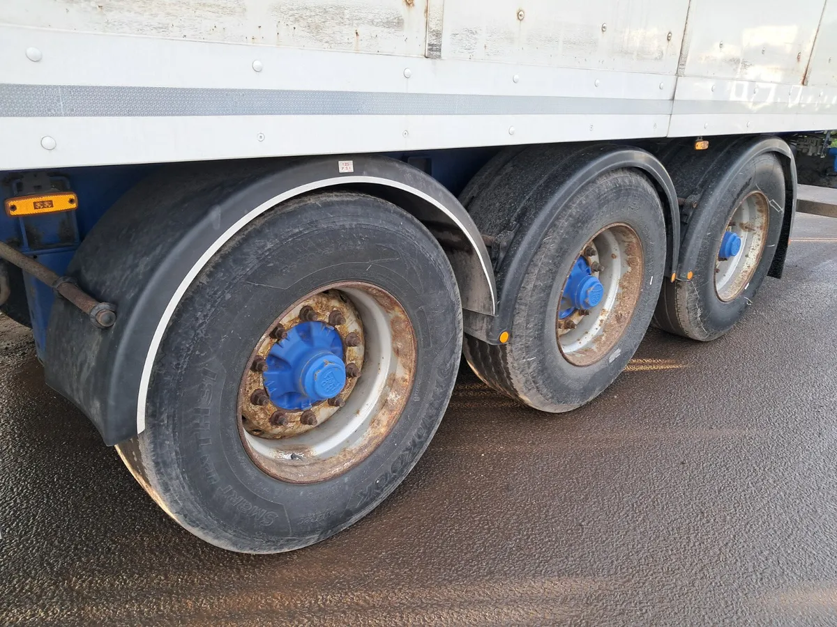 2017 Lawrence David tri axle Box Trailer - Image 4