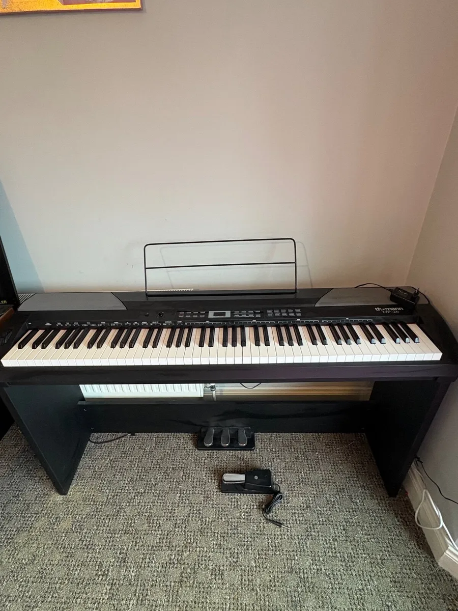 Digital piano - Image 1