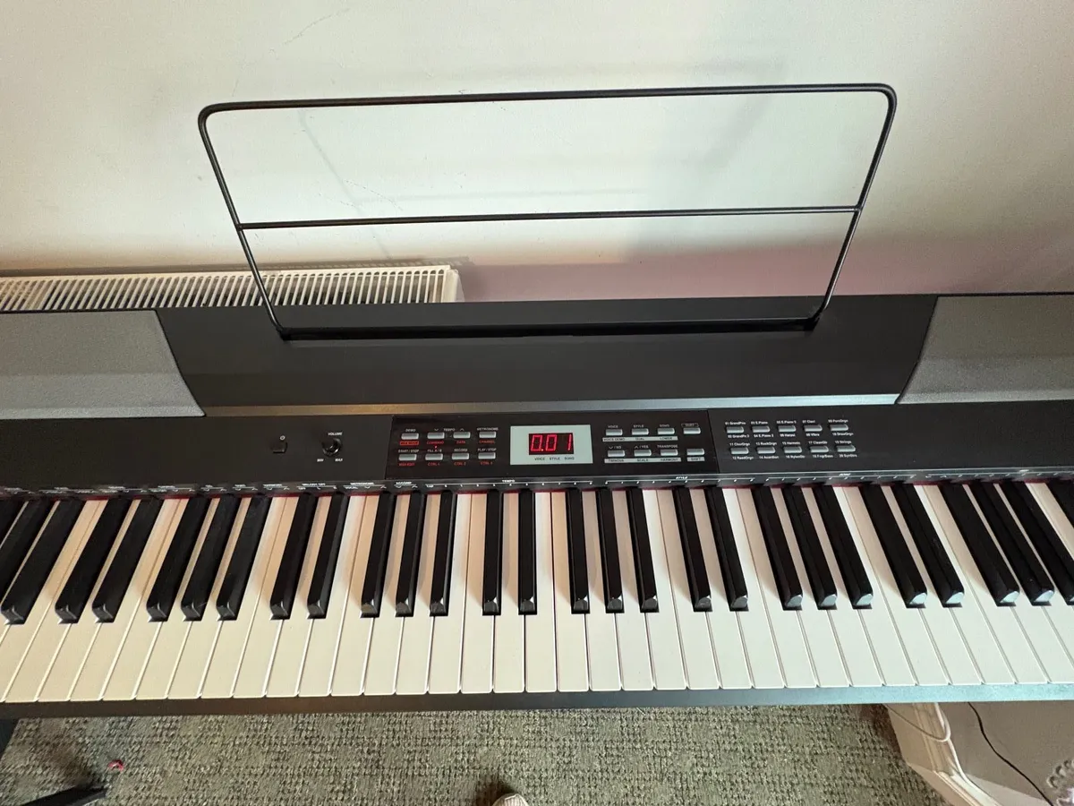 Digital piano - Image 2