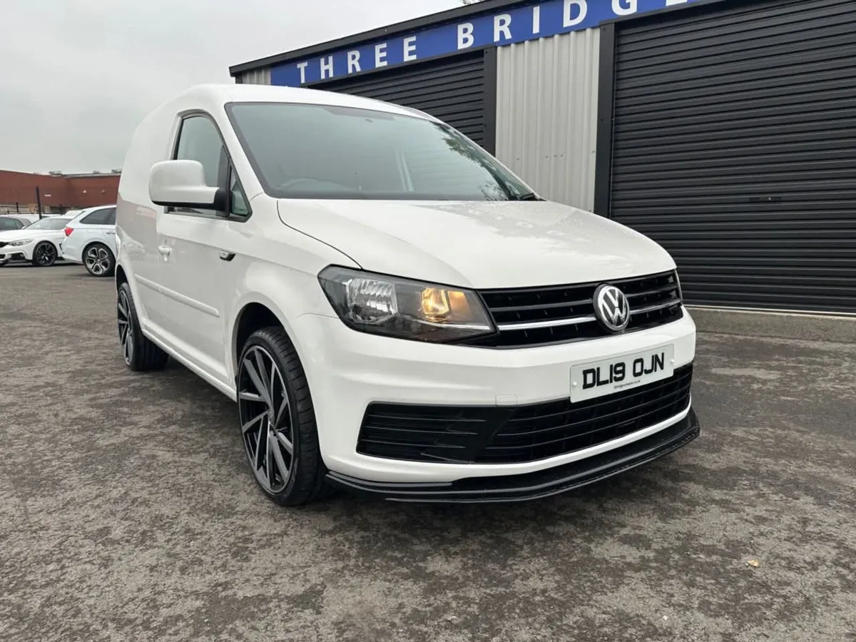 2019 Volkswagen Caddy  FSH, 2 KEYS, 1 OWNER. - Image 2