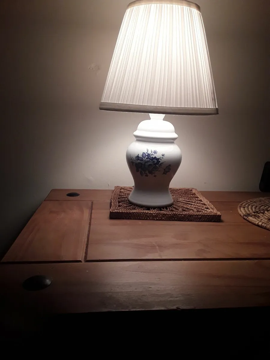 Lovely small vintage table lamp pleated shade - Image 1
