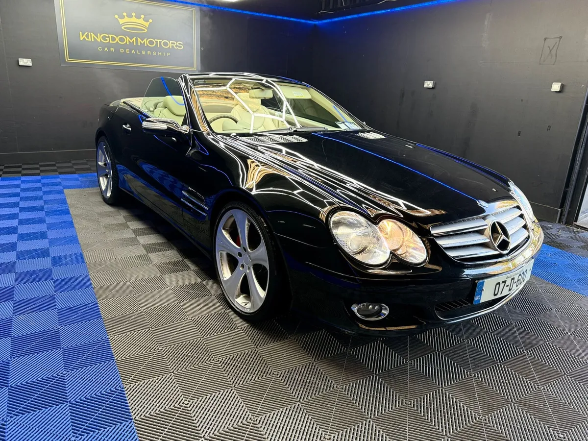 Mercedes SL350 CABRIO,LIKE NEW,LOW KM - Image 3