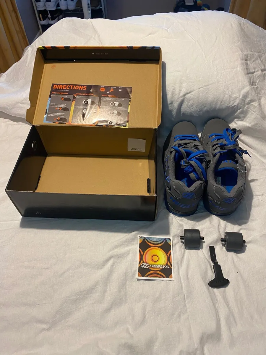HEELYS. size 8 - Image 2