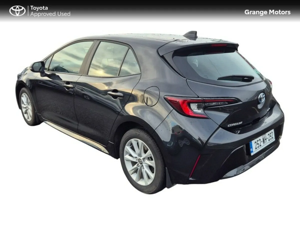 Toyota Corolla 1.8 HYBRID LUNA HATCHBACK **DEMO MO - Image 3