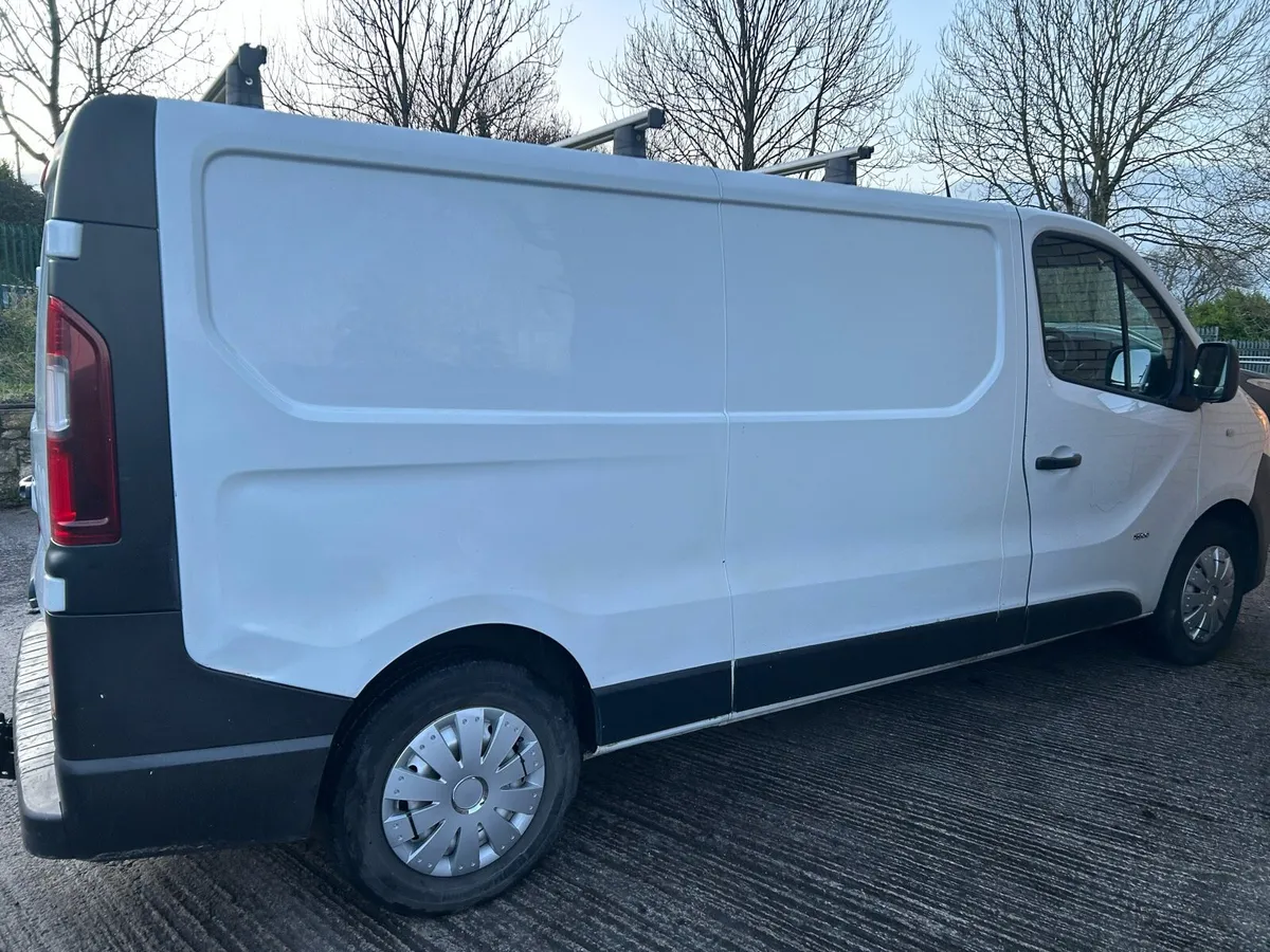 2015 OPEL VIVARO - Image 2