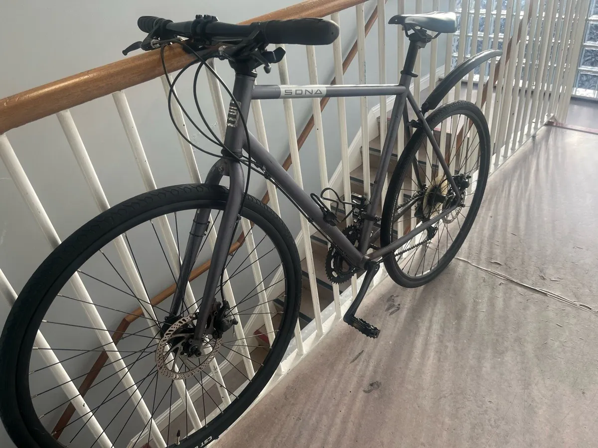 GENTS SONA HYBRID BIKE 20” frame - Image 1