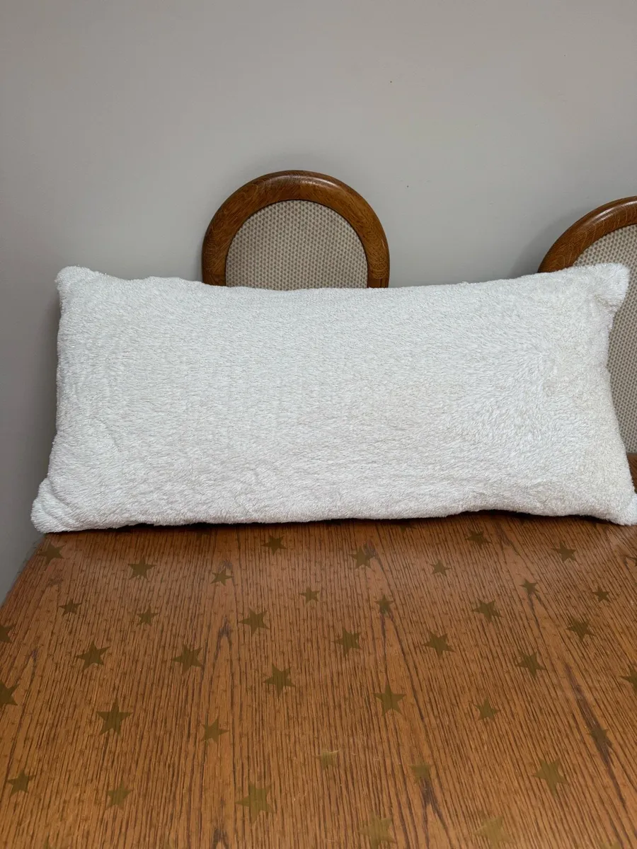 Jingles & Joy XL cushion white with gold fleck - Image 2
