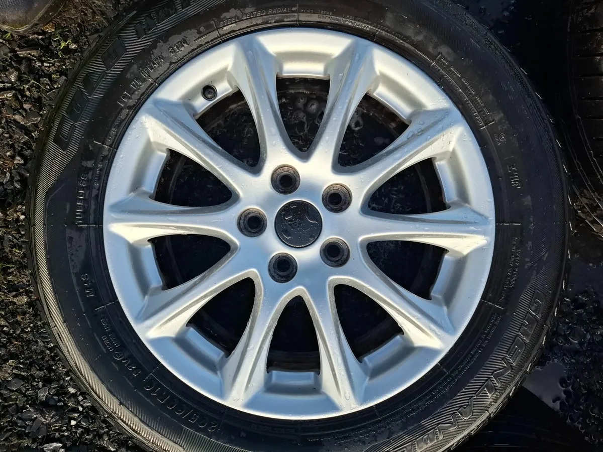 16" Genuine Ford Alloys with tyres - Image 3