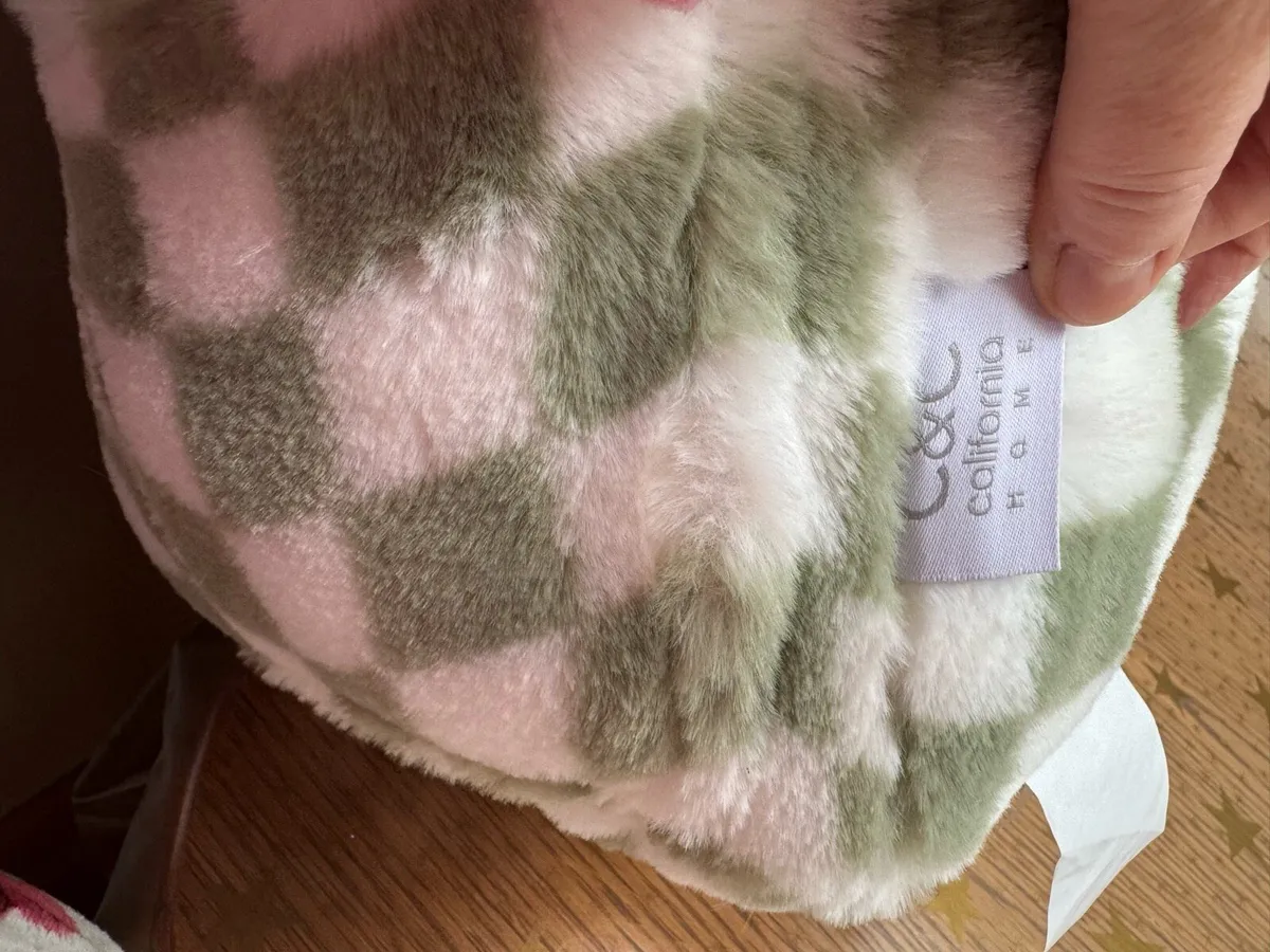 C&C oversized reading/bed cushion XL - Image 2