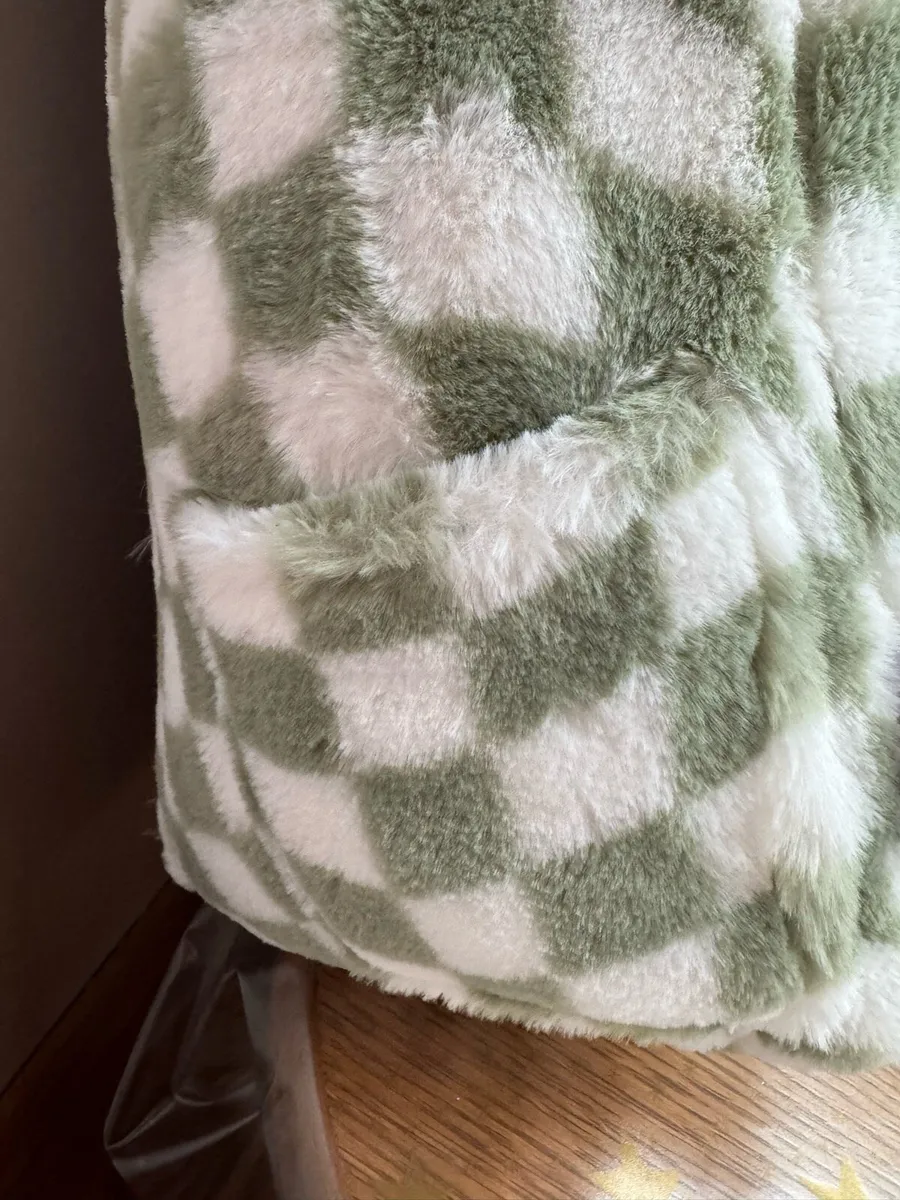 C&C oversized reading/bed cushion XL - Image 4