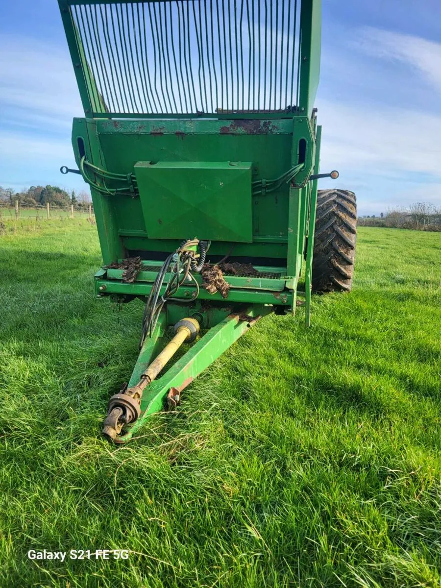 Dung spreader - Image 1