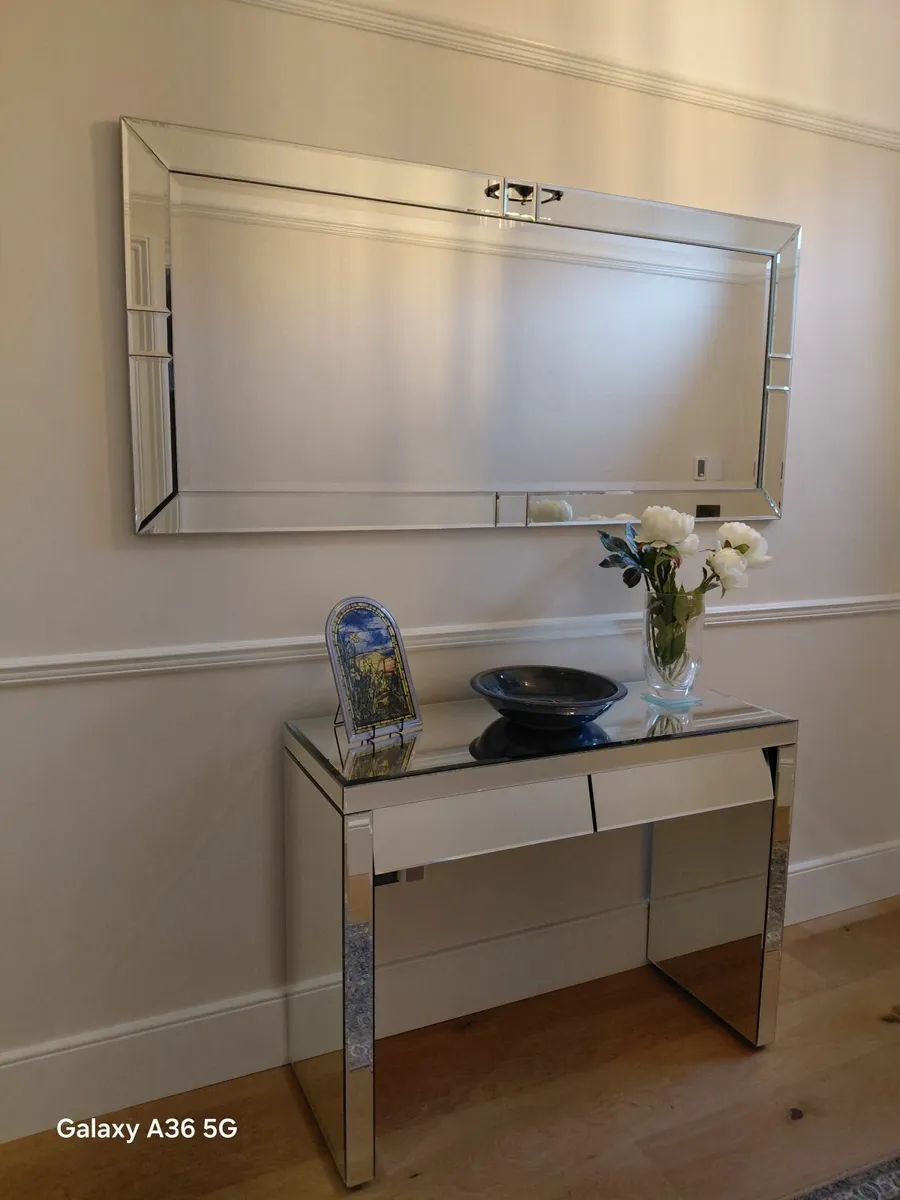 Mirror and mirrored console table - Image 1