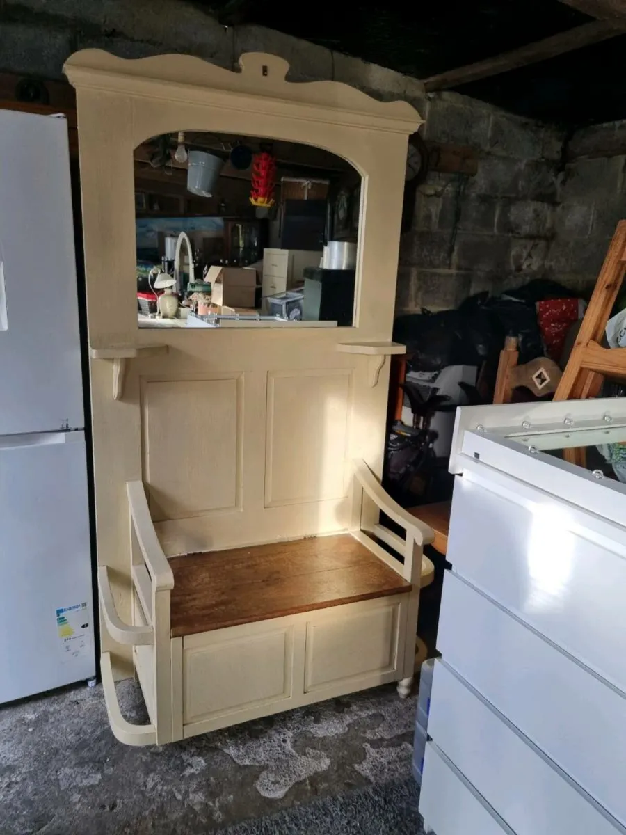 Lovely solid heavy wood bench - Image 1