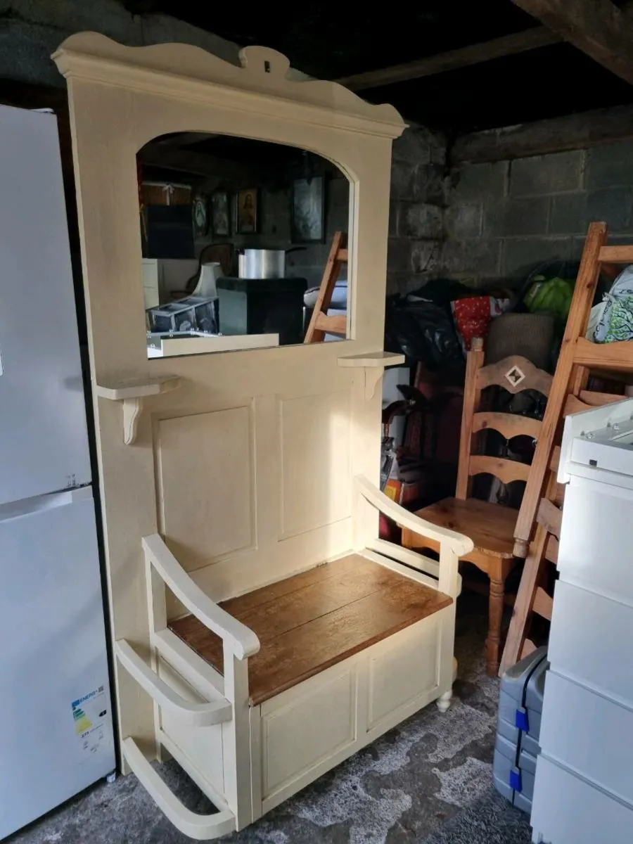 Lovely solid heavy wood bench - Image 2