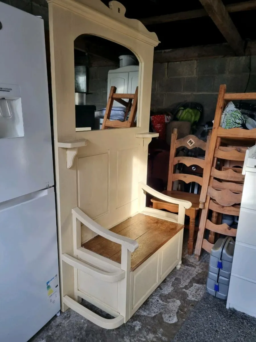 Lovely solid heavy wood bench - Image 3