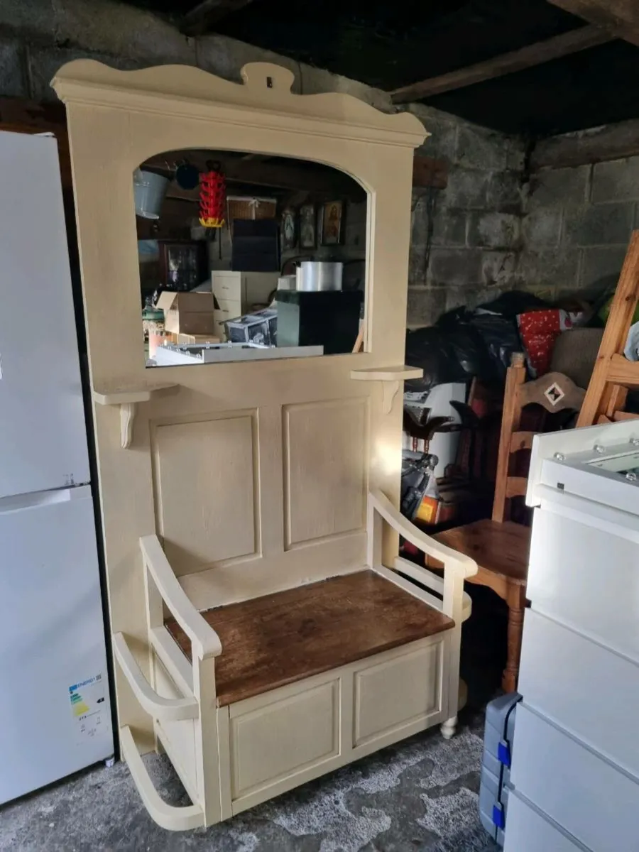 Lovely solid heavy wood bench - Image 4