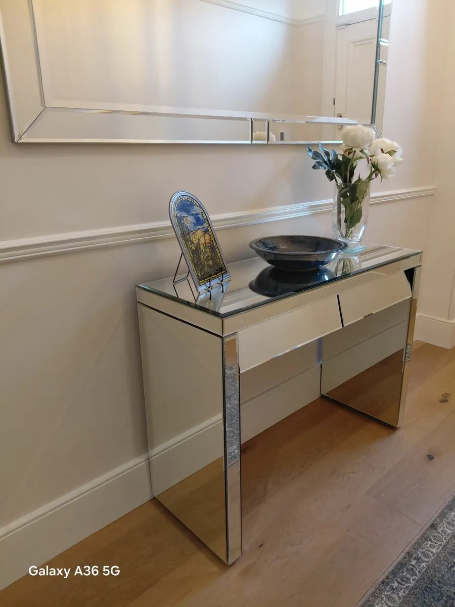 Mirror and mirrored console table - Image 2