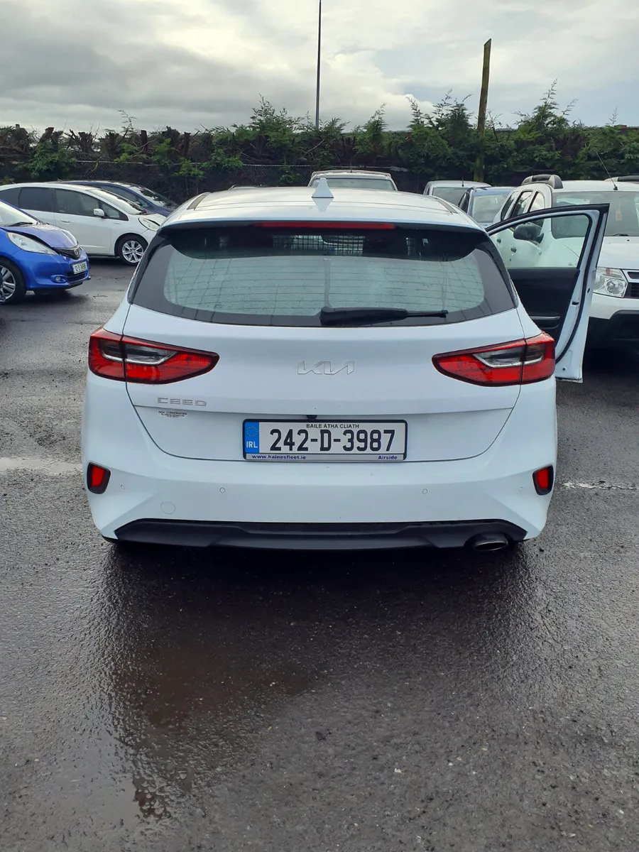 Kia Ceed Van 2024 - Image 3