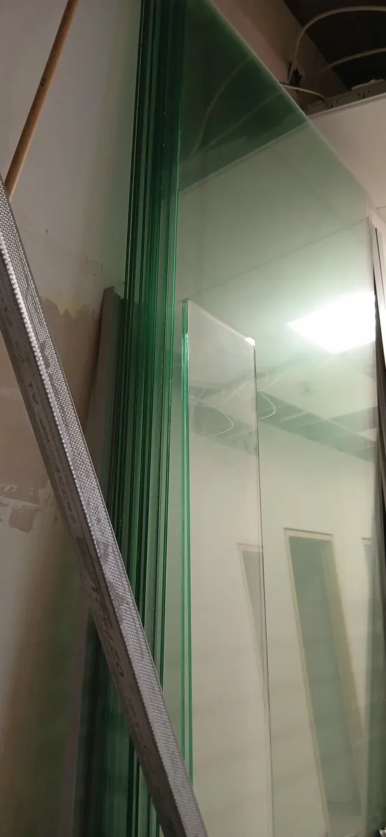 6.4 laminate clear glass  used