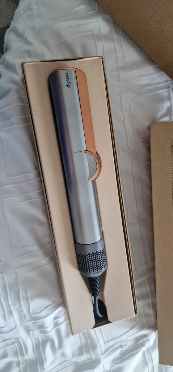 Dyson Airstrait - Image 1