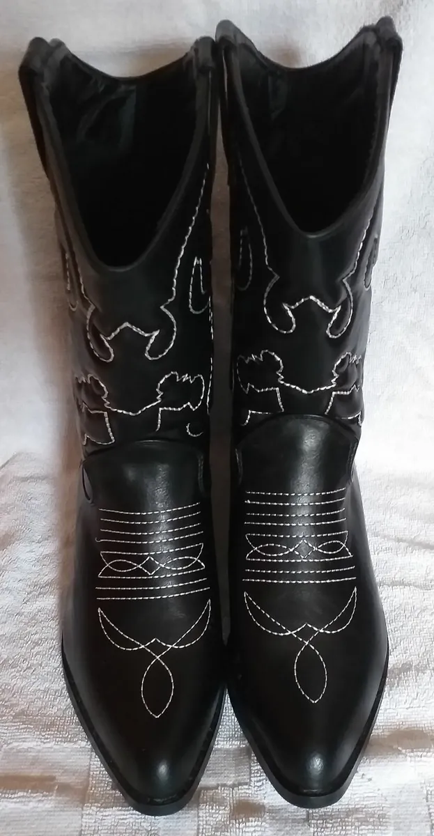 LADIES COWBOY BOOTS SIZE 6 - Image 1