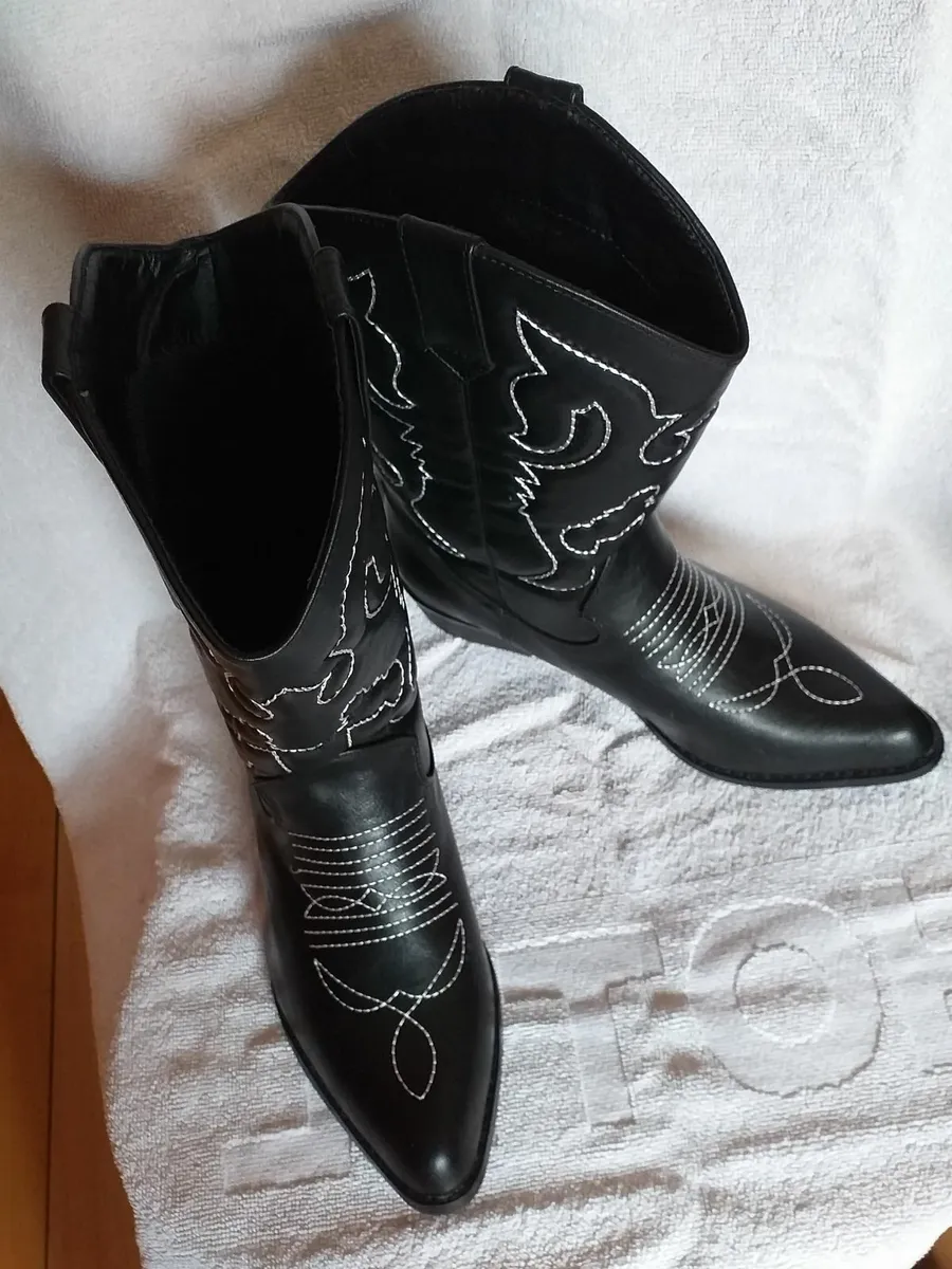 LADIES COWBOY BOOTS SIZE 6 - Image 3
