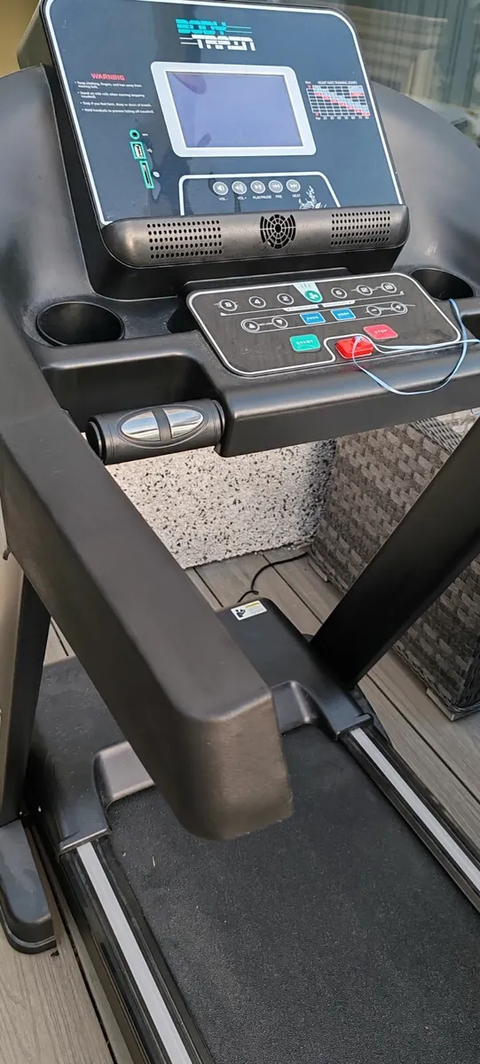 MT-196 Motorised Folding Treadmill - Image 1