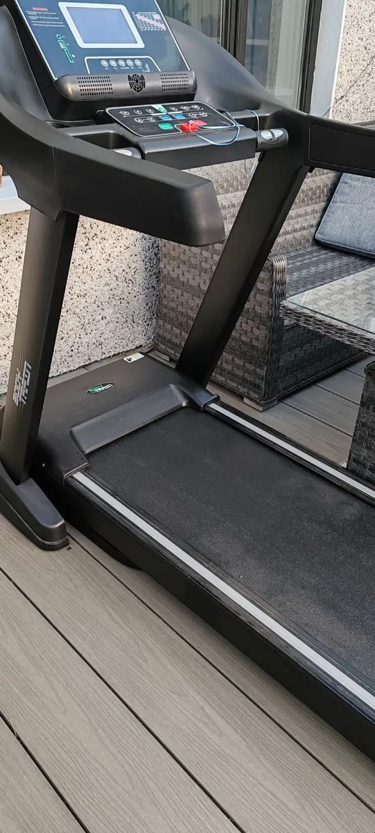 MT-196 Motorised Folding Treadmill - Image 2