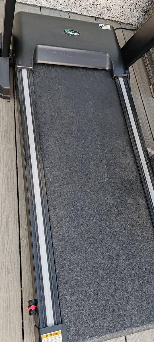 MT-196 Motorised Folding Treadmill - Image 3