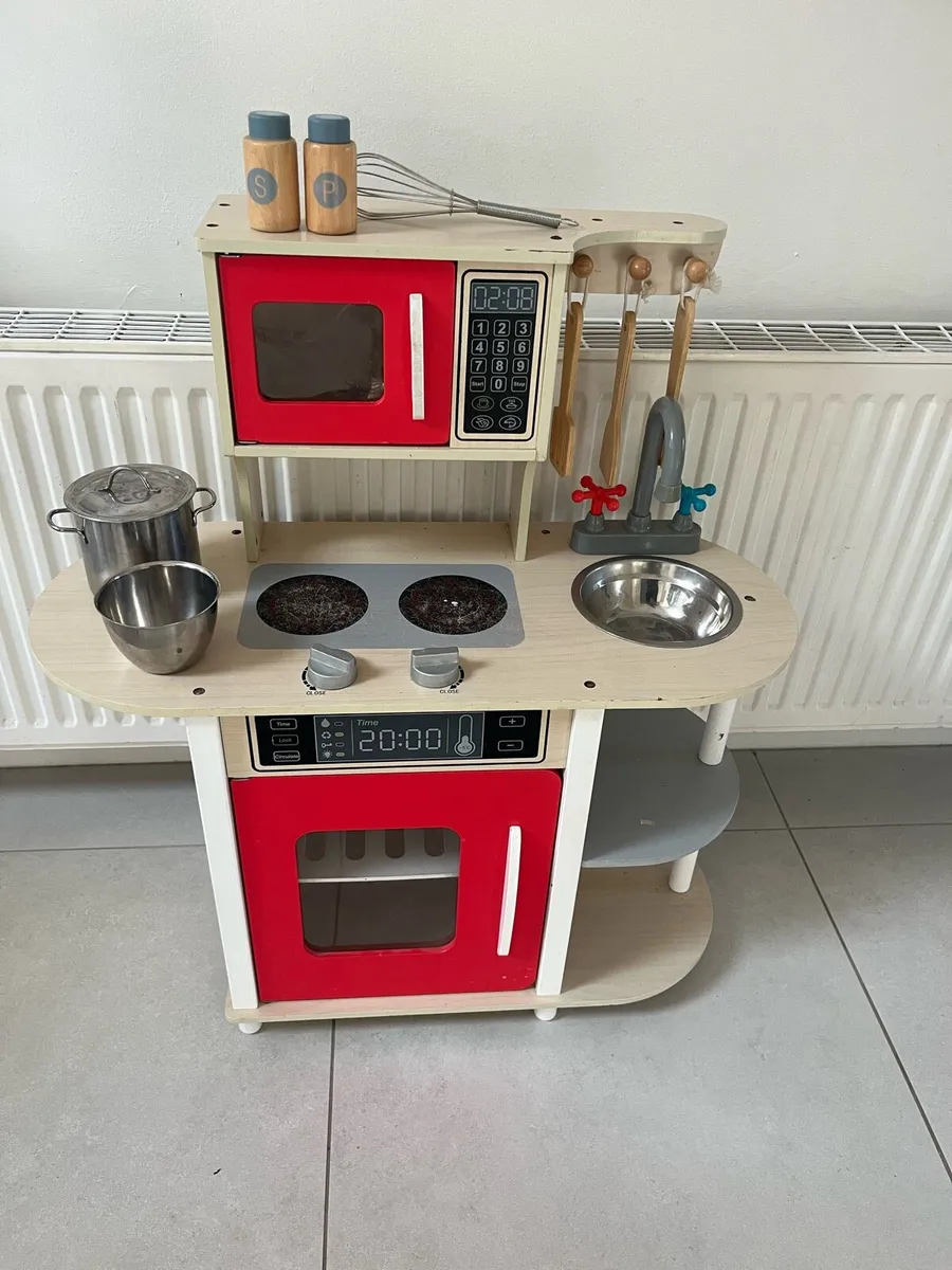 Toy Kitchen - Image 1