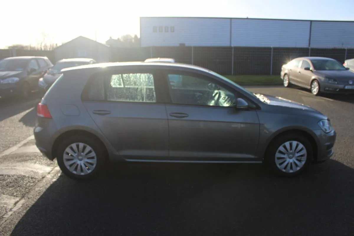 Volkswagen Golf 1.6 TDI 5DR 110HP Trendline - Image 2