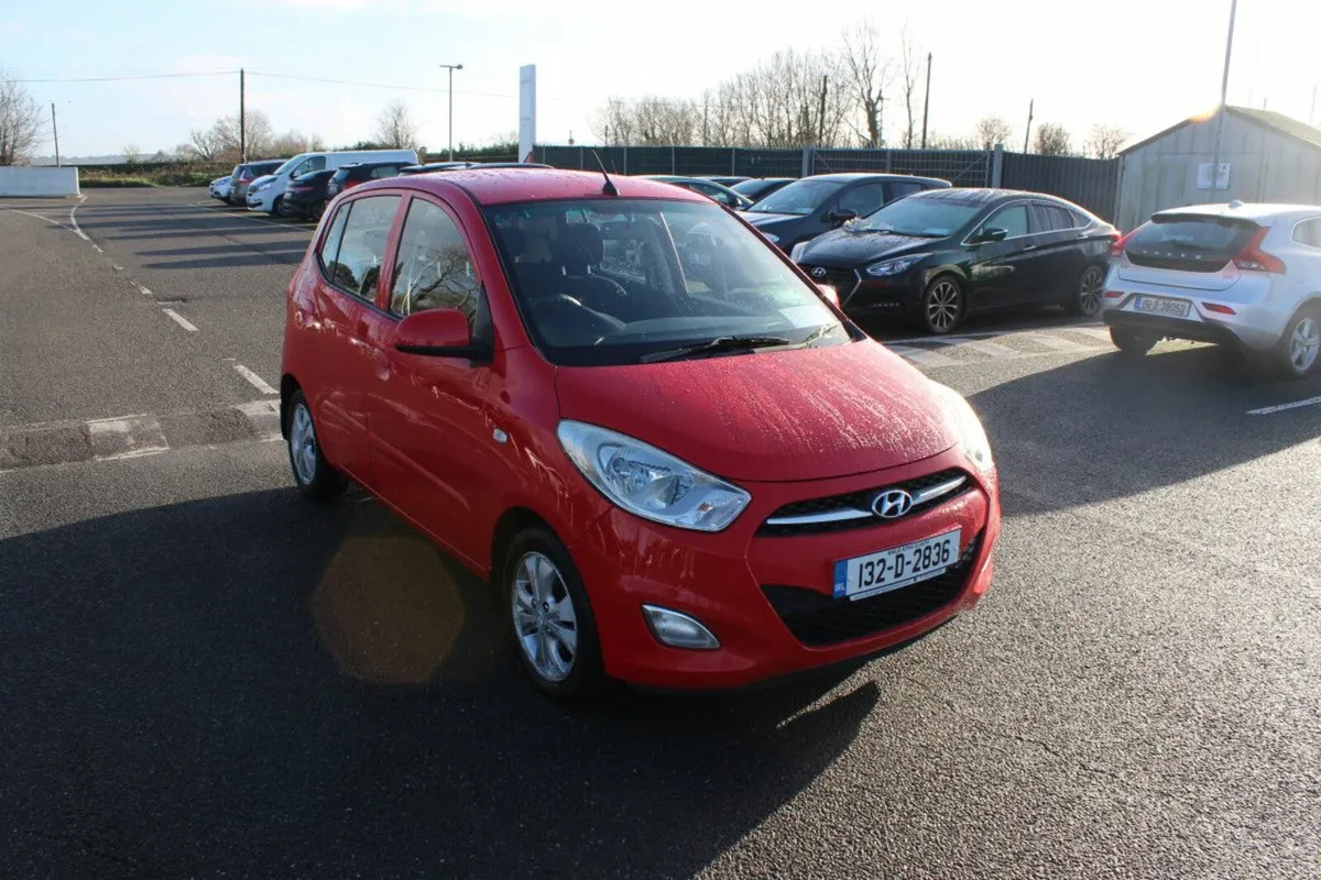 Hyundai i10 1.1 Deluxe Plus - Image 1