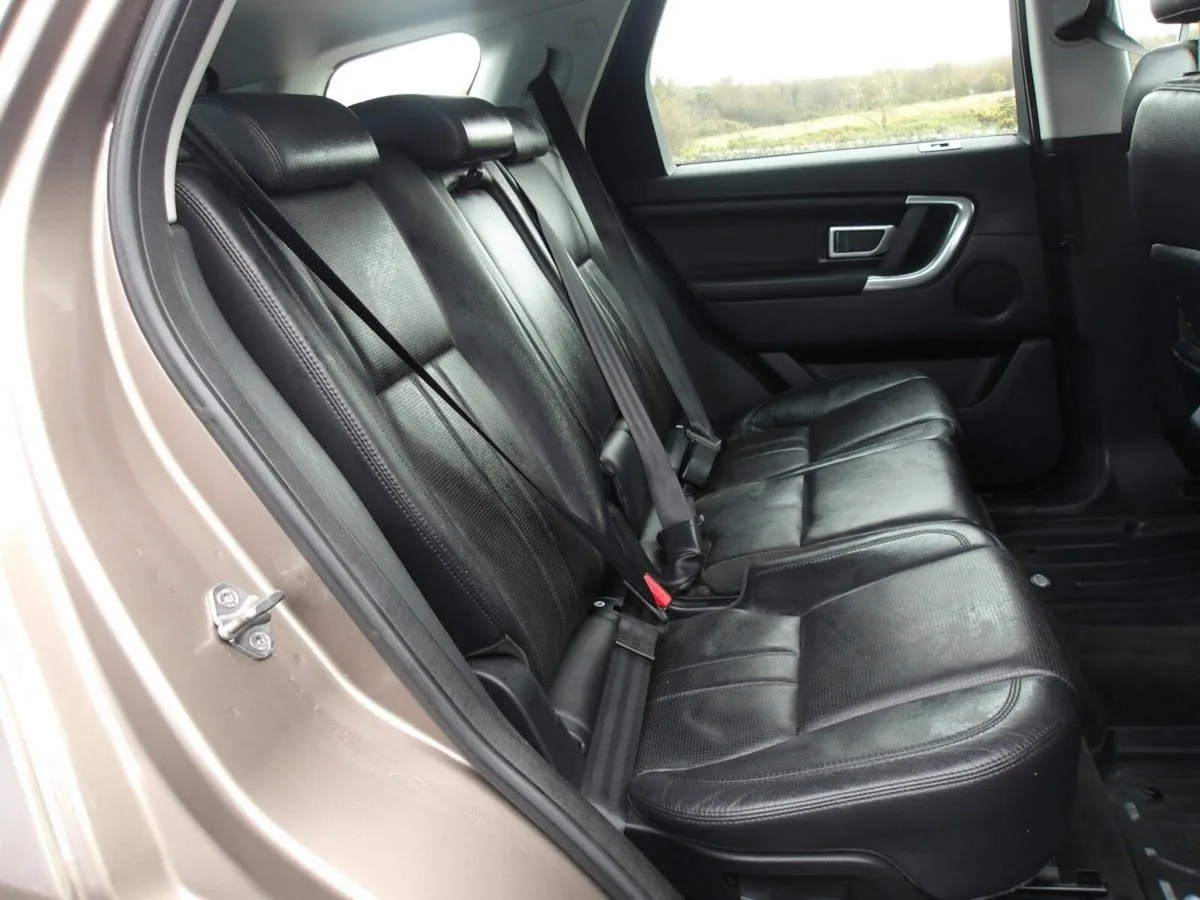 Land Rover Discovery 2.2 TDV6 HSE - Image 4