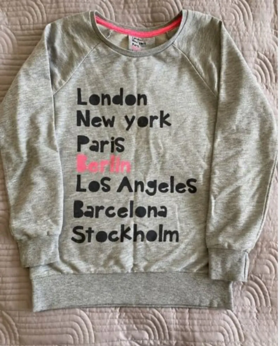 YD - Girls sweater - Age 9-10 years - Image 1