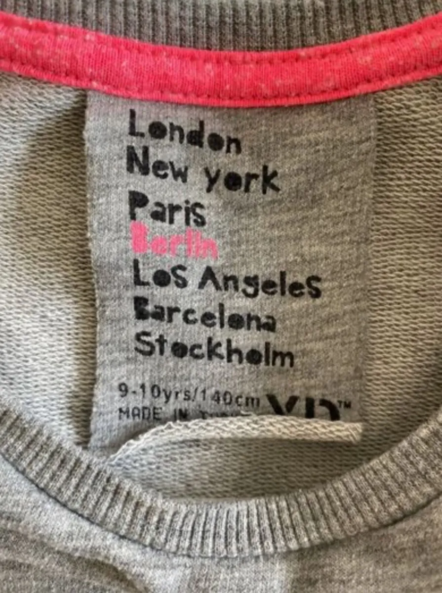 YD - Girls sweater - Age 9-10 years - Image 3