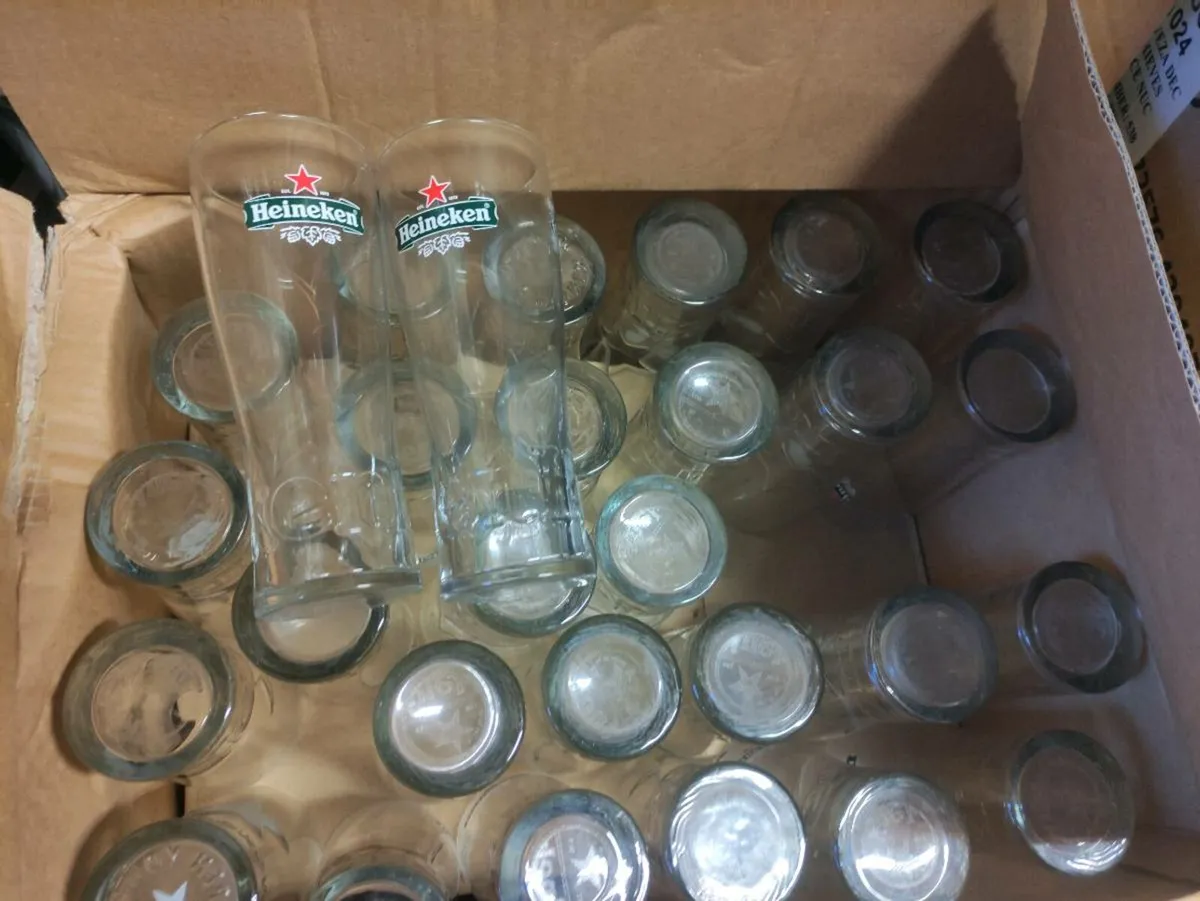 Box of Heineken Pint Glasses - Image 1
