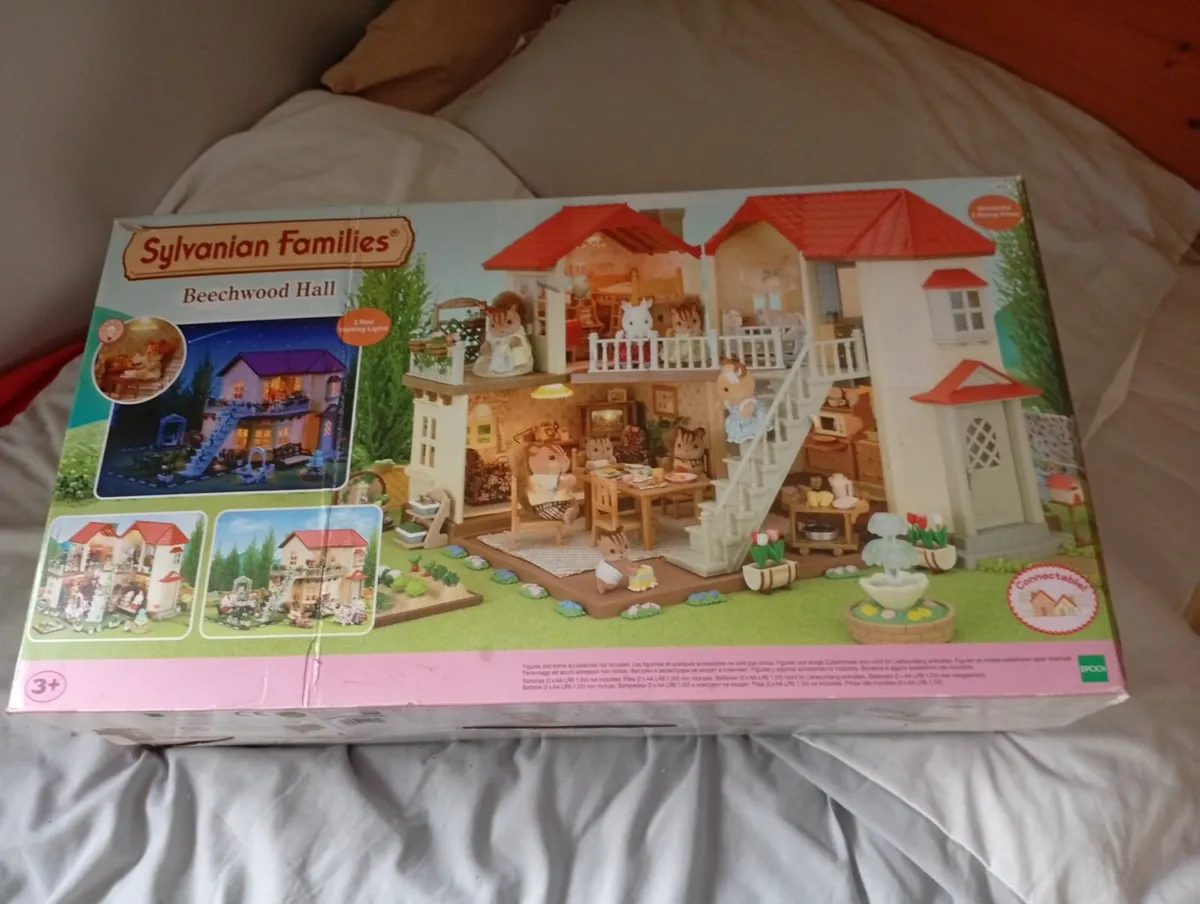 Sylvanian Families Beechwood Hall