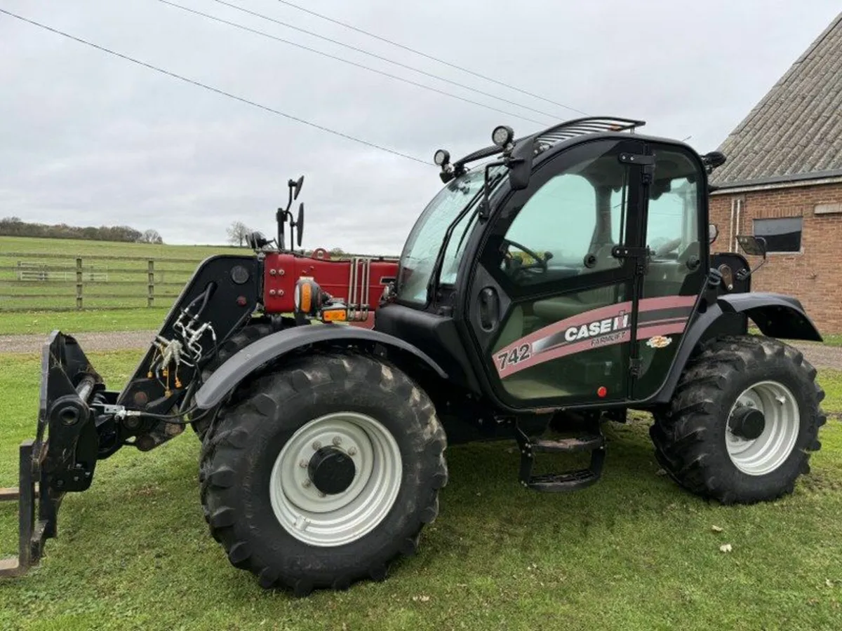 CASE Farmlift 742 Telehandler 739hrs - Image 1