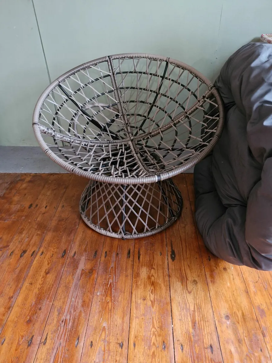 Swivel Chair - Image 2