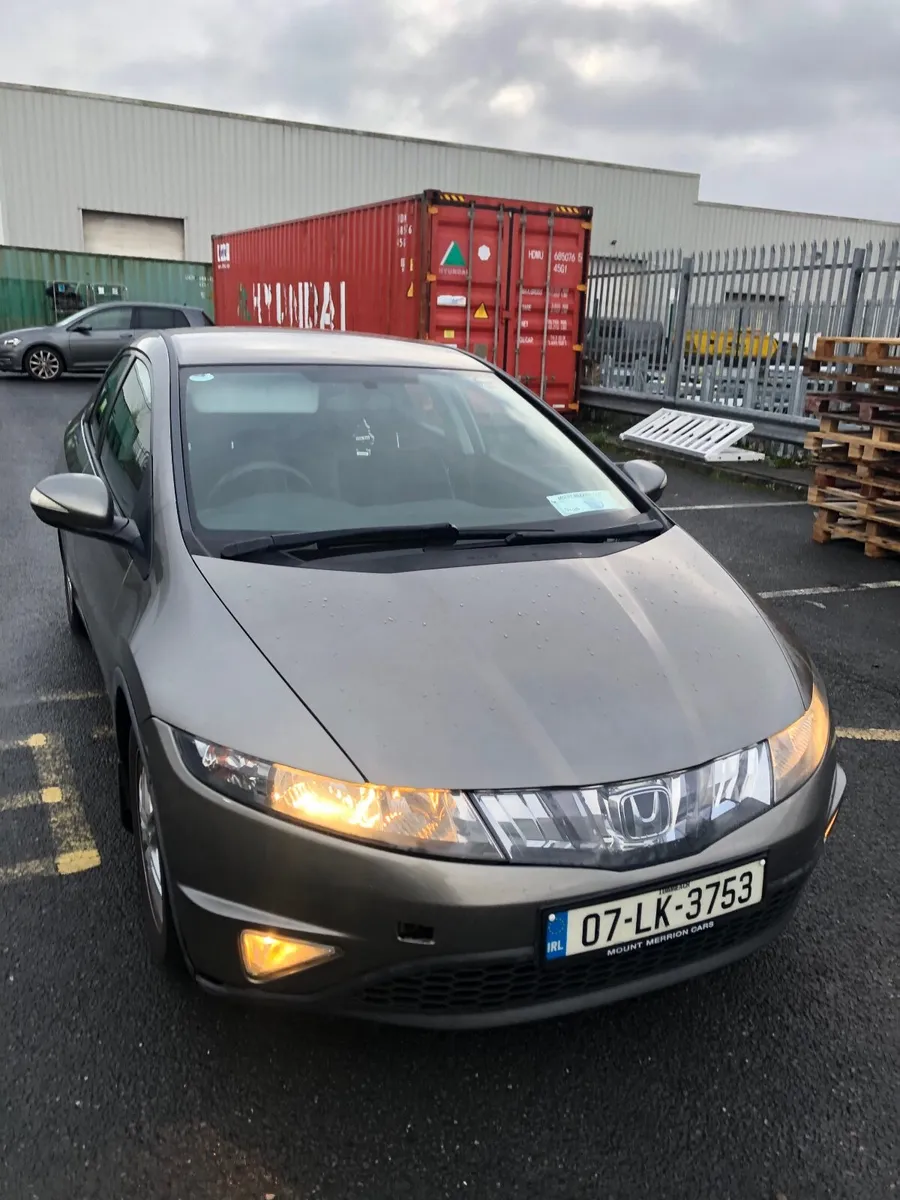 Honda Civic 2007 - Image 1