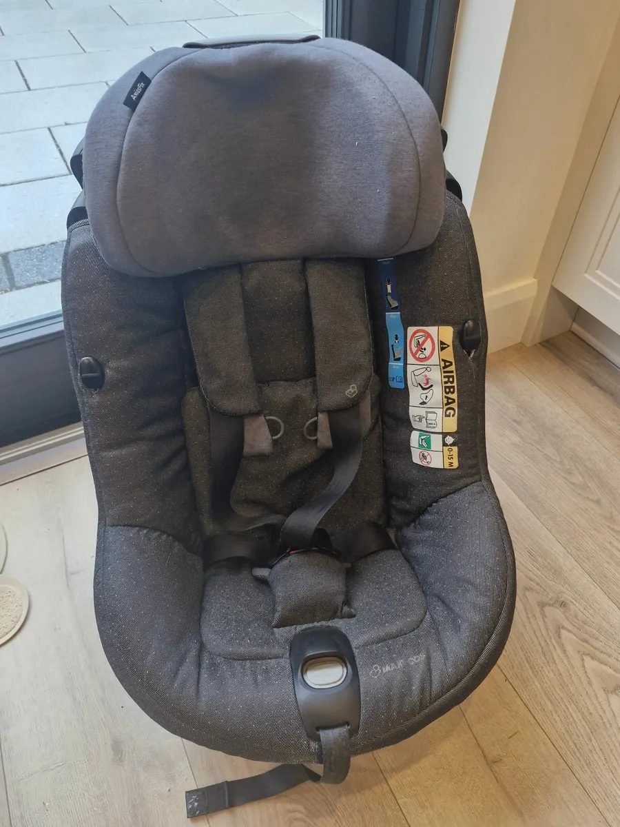 Car Seat - Swivel - Image 1