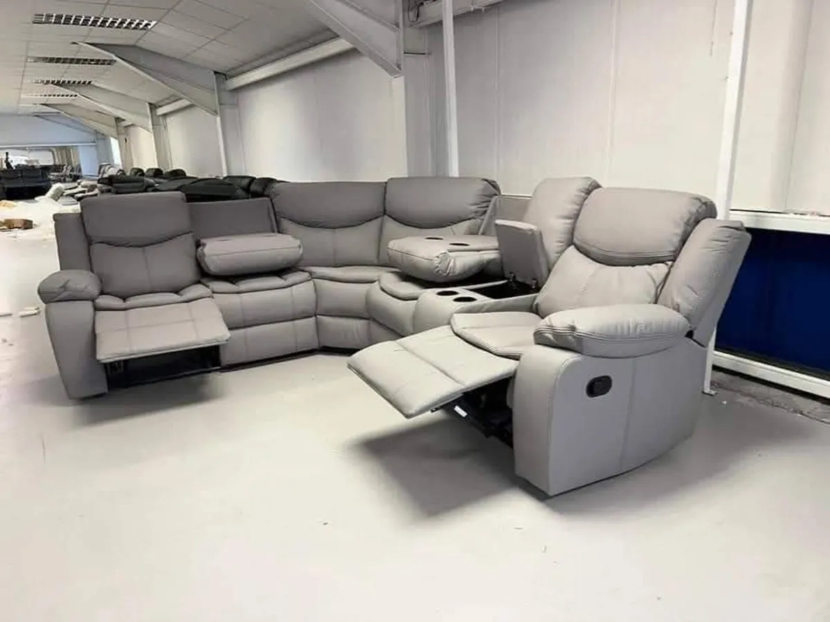 Lovely leather sofas - Image 4